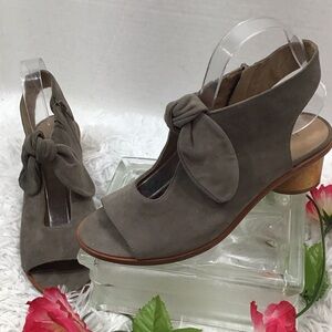 Anthropologie Bernardo Luna Gray Suede Slingback Shooties 8M